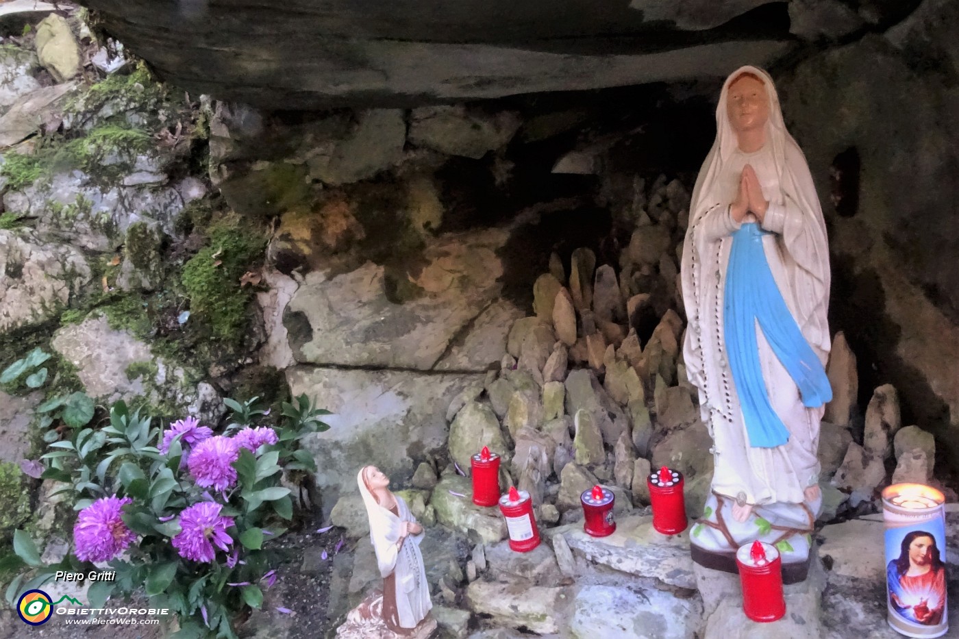 40 La Grotta della Madonna di Lourdes.JPG